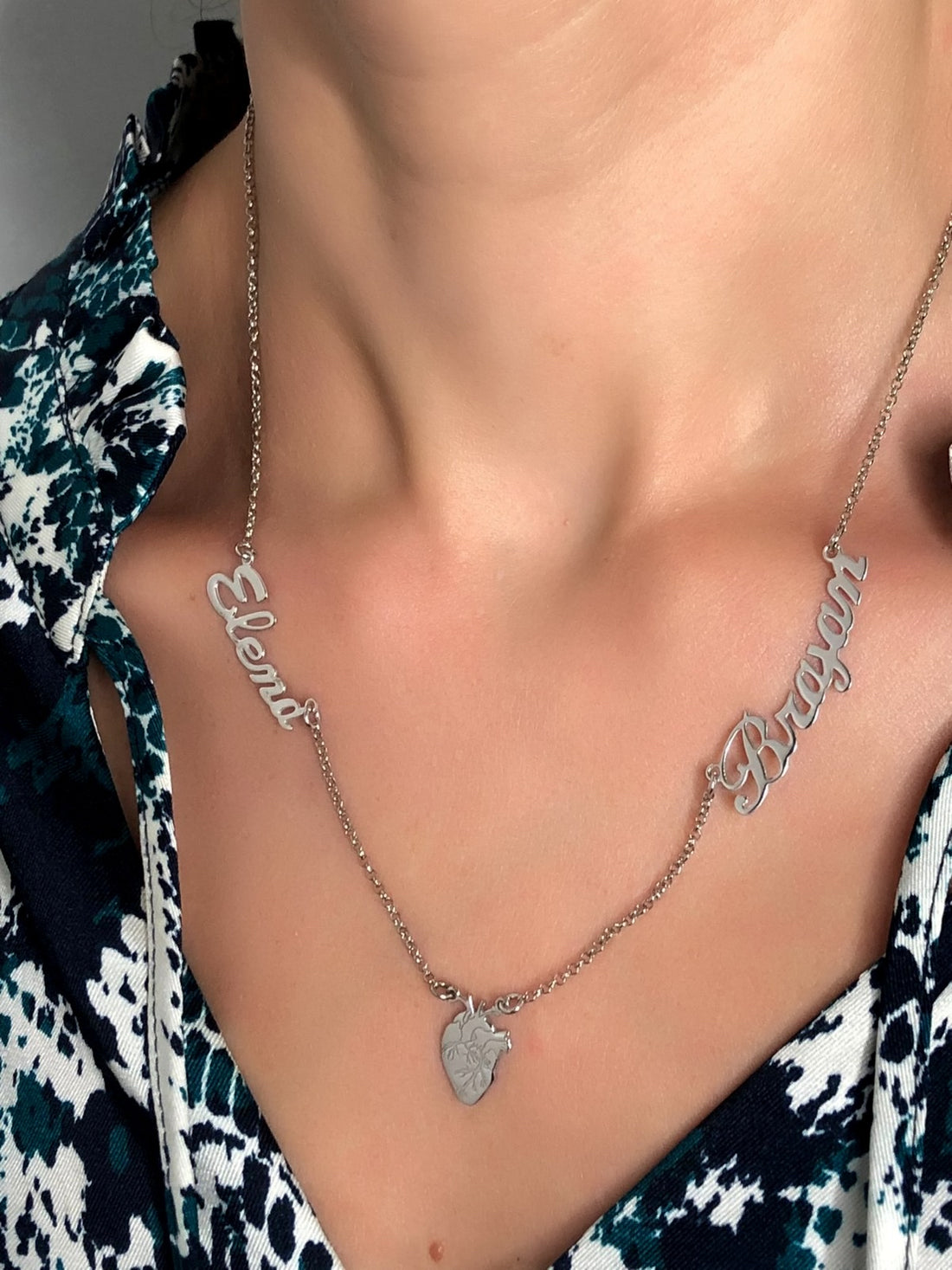 Collana con due nomi e cuore anatomico