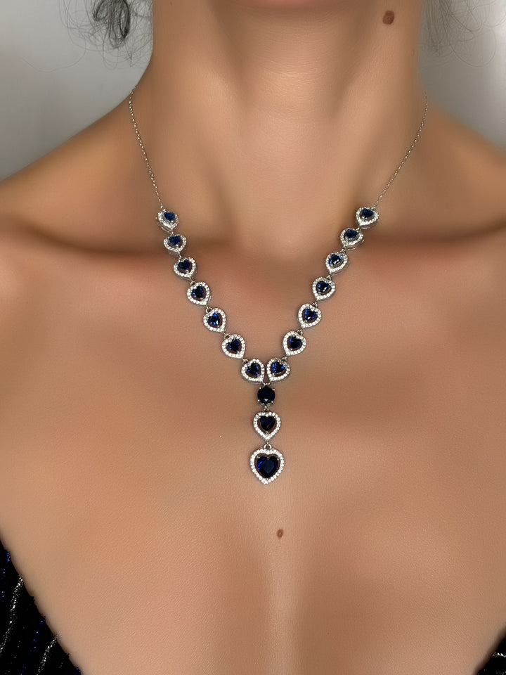 Collana con cuori blu