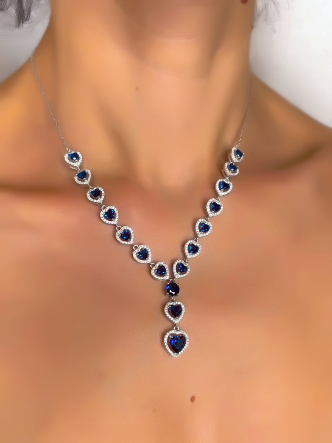 Collana con cuori blu