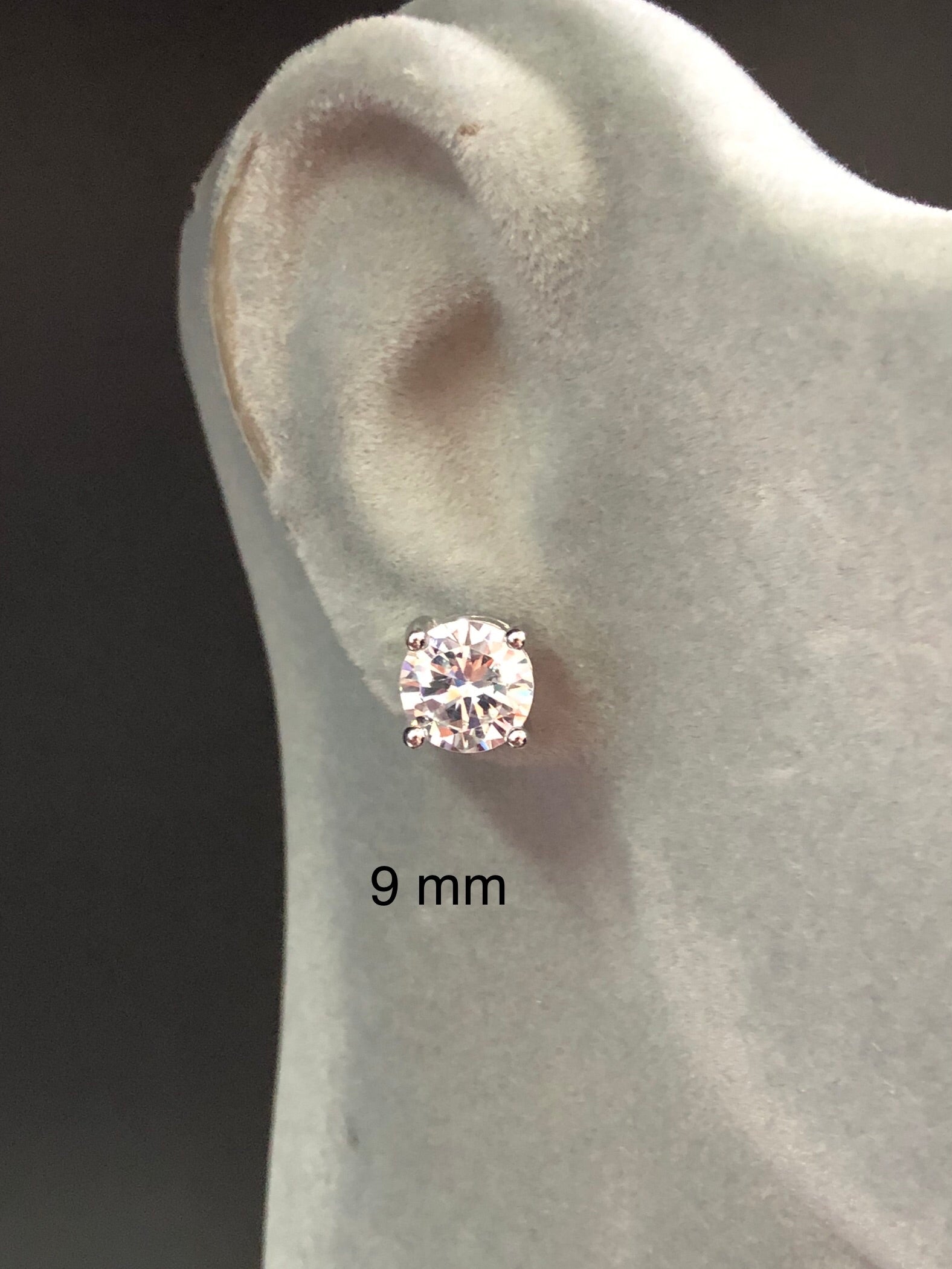 Orecchini punto luce 3-4-5-6-7-8-9 mm