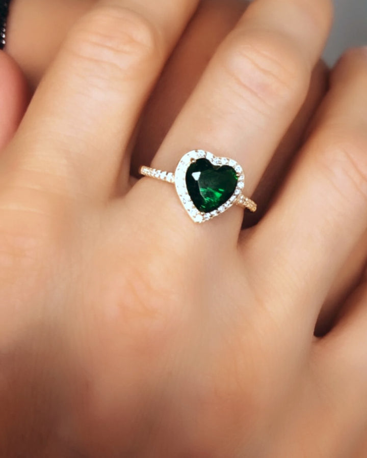 Anello con cuore verde