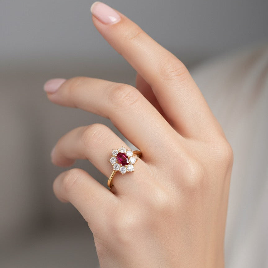 Anello kate fiore con pietra rossa e zirconi bianchi