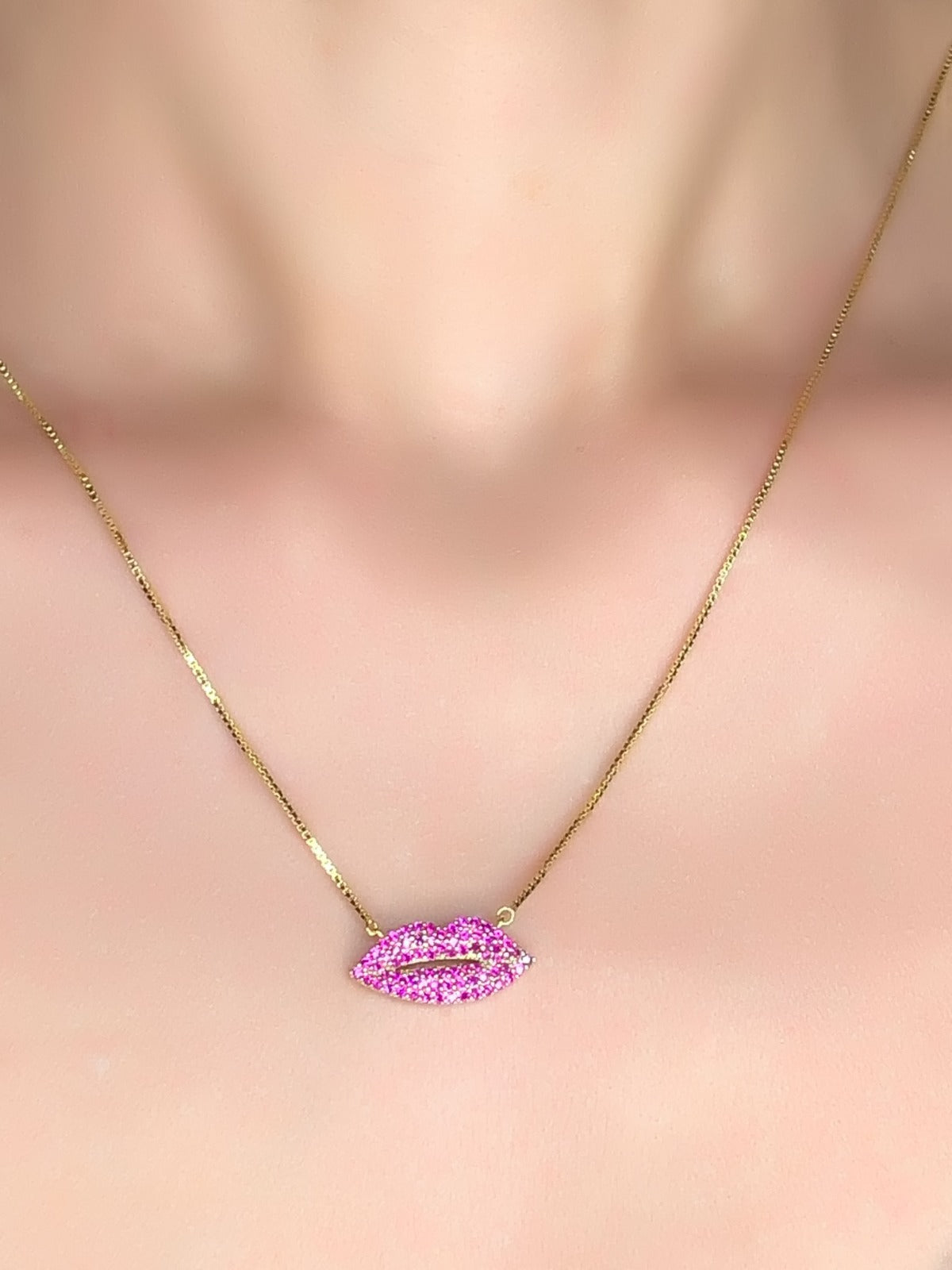 Collana saliscendi con labbra