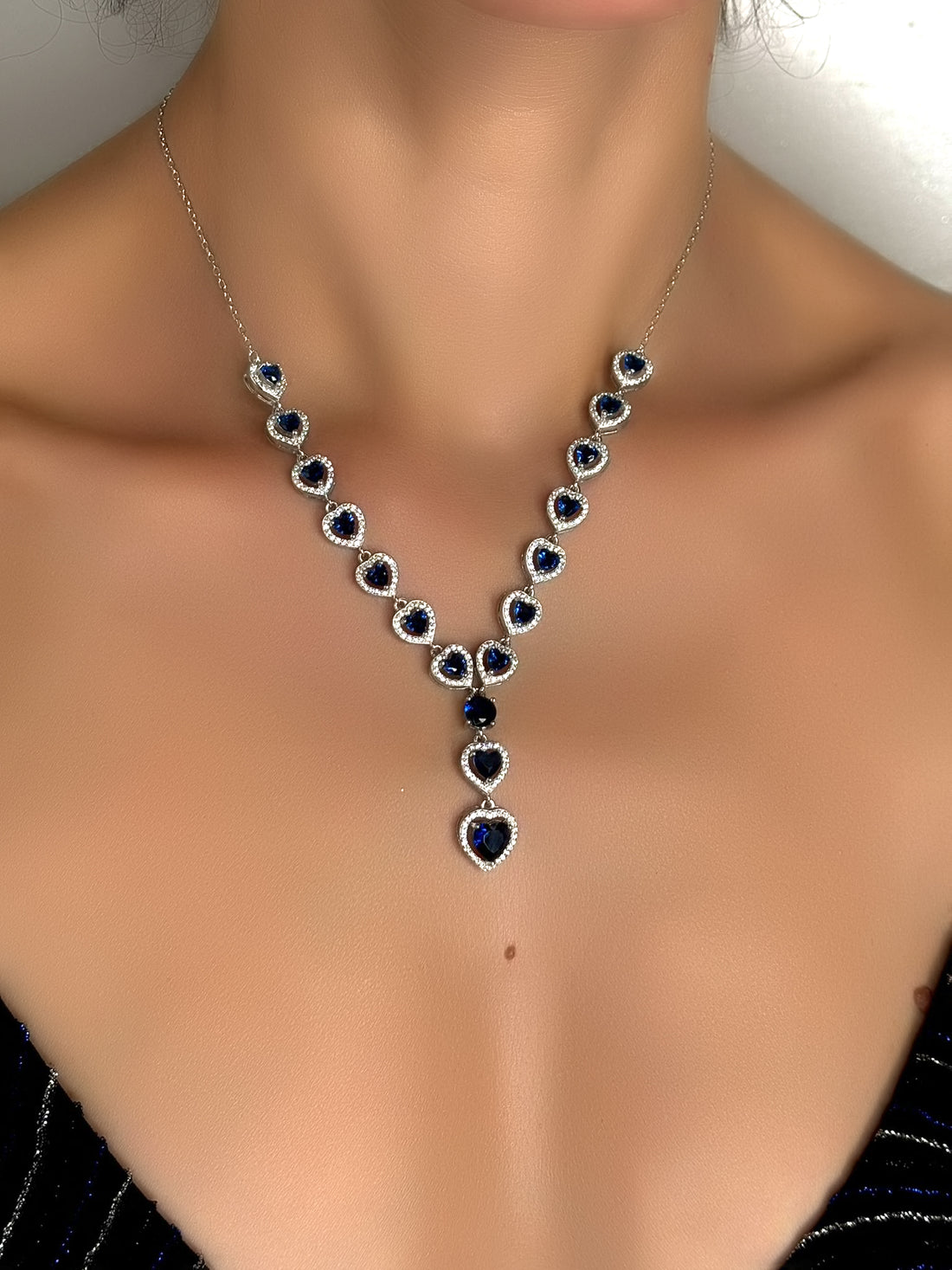 Collana con cuori blu