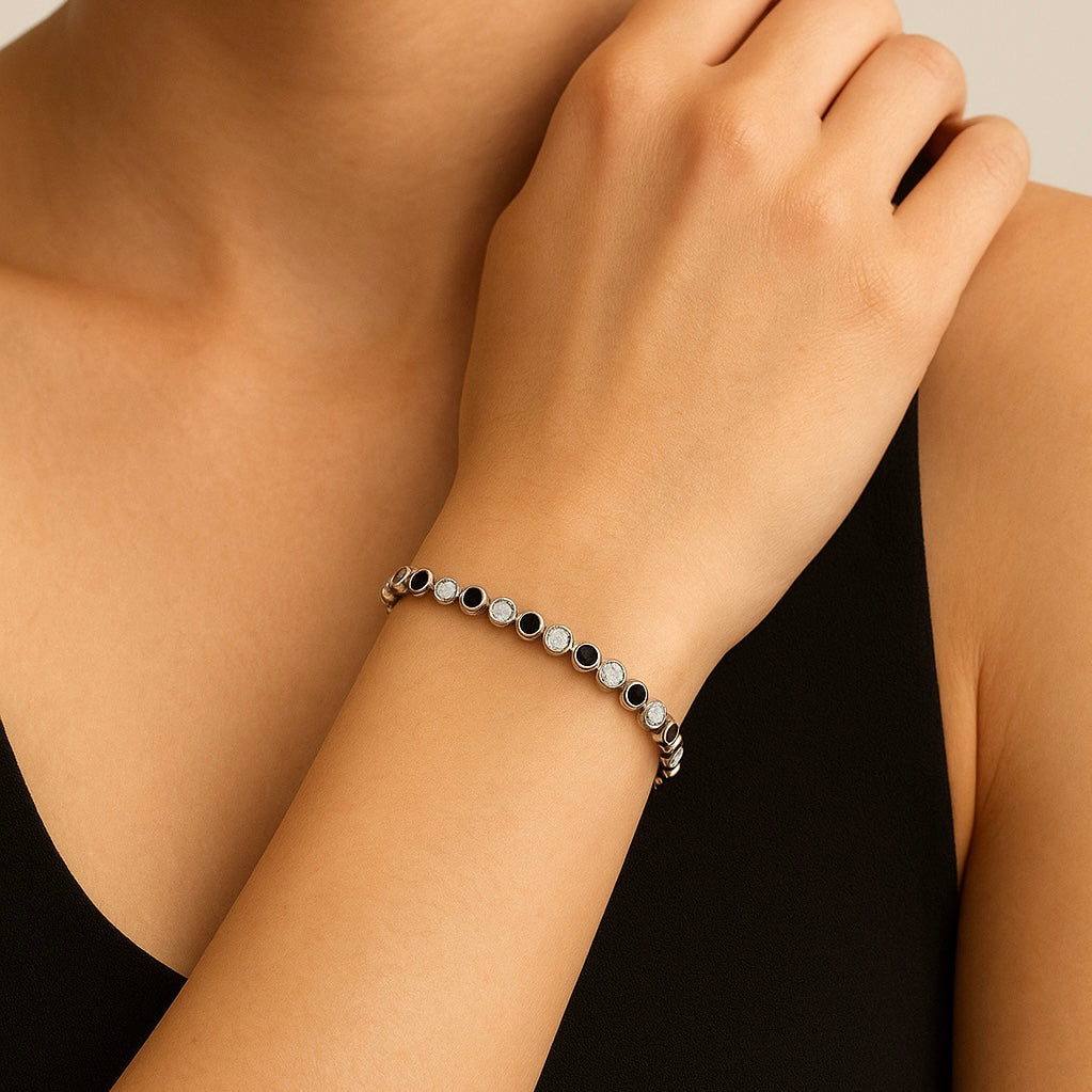 Bracciale tennis cipollina 2 mm con pietre alternate bianche e nere