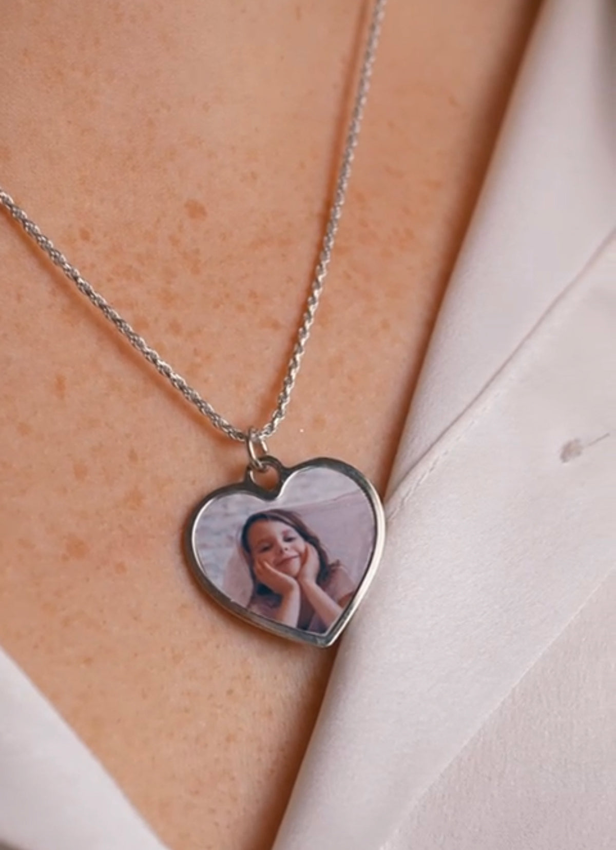 Collana Cuore con Foto Incisa Personalizzata con 1 dedica Collana Cuore con Foto Incisa Personalizzata con 1 dedica