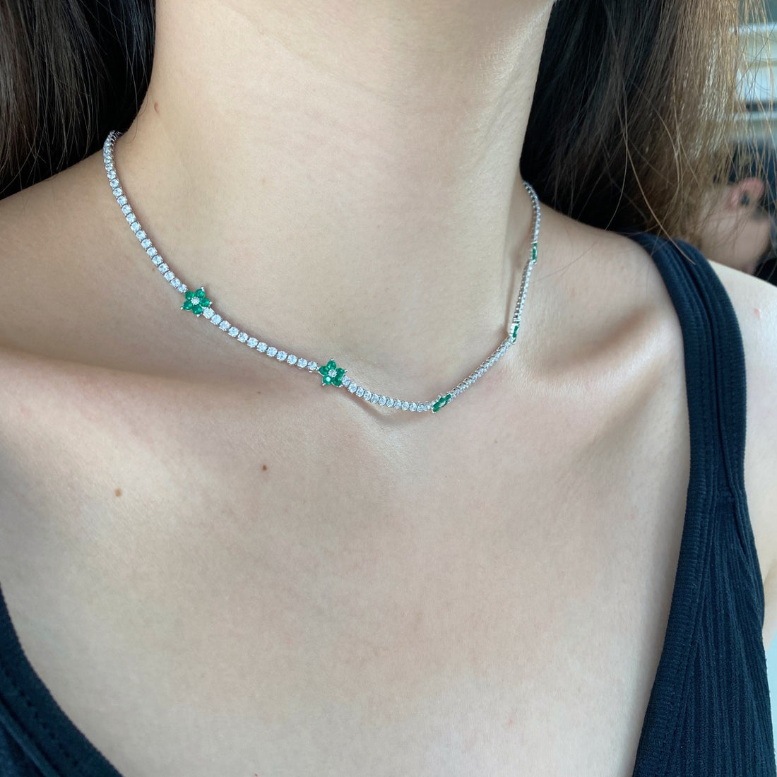 Collana choker tennis 2 mm con pietre bianche e verdi