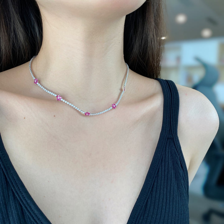 Collana choker tennis 2 mm con pietre bianche e fucsia