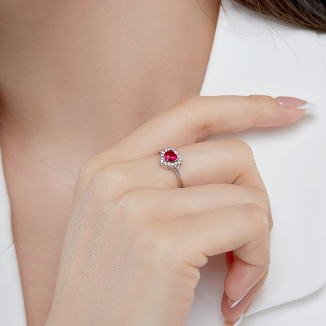 Anello con cuore rosso