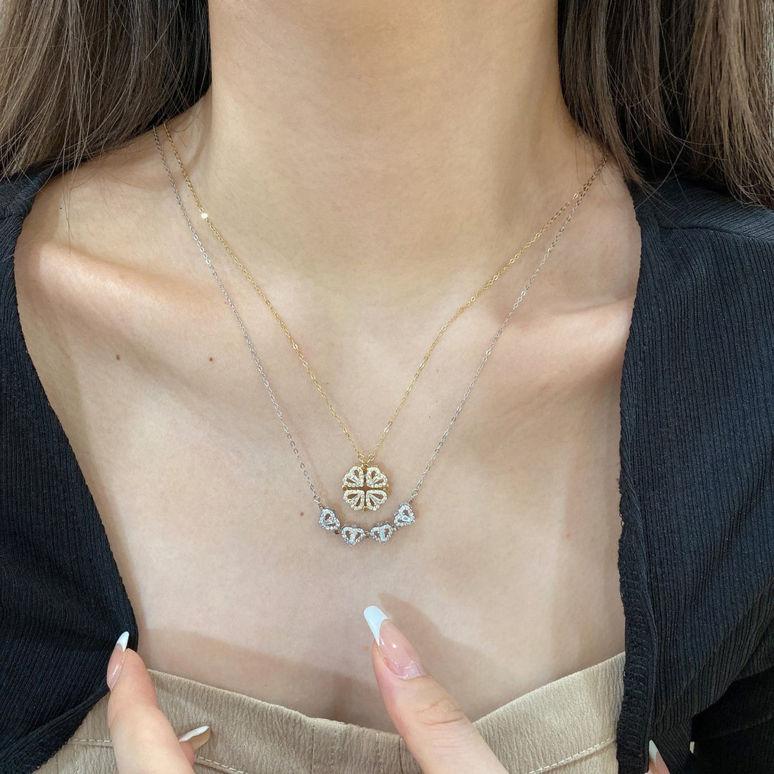 Collana quadrifoglio a forma di cuori