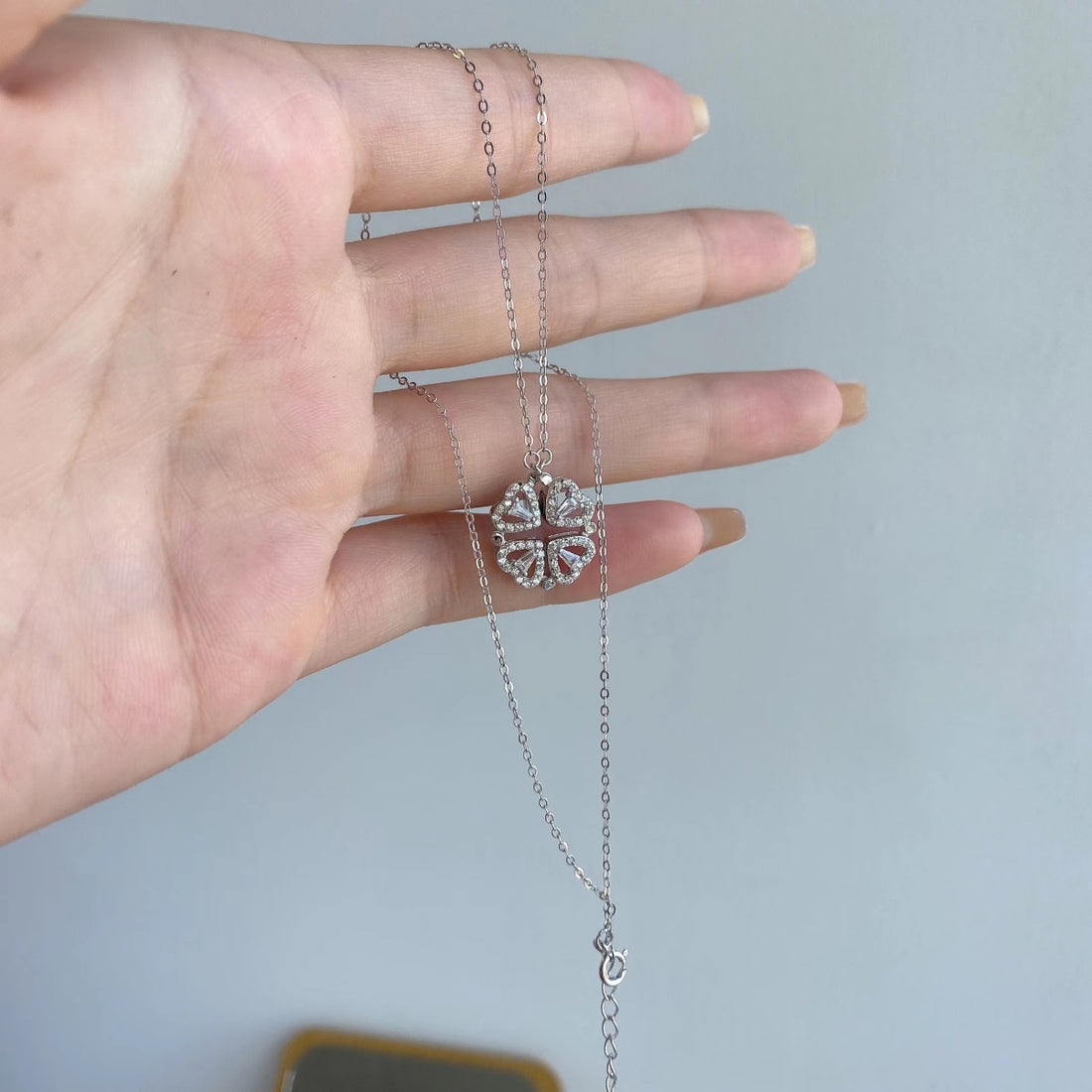 Collana quadrifoglio a forma di cuori