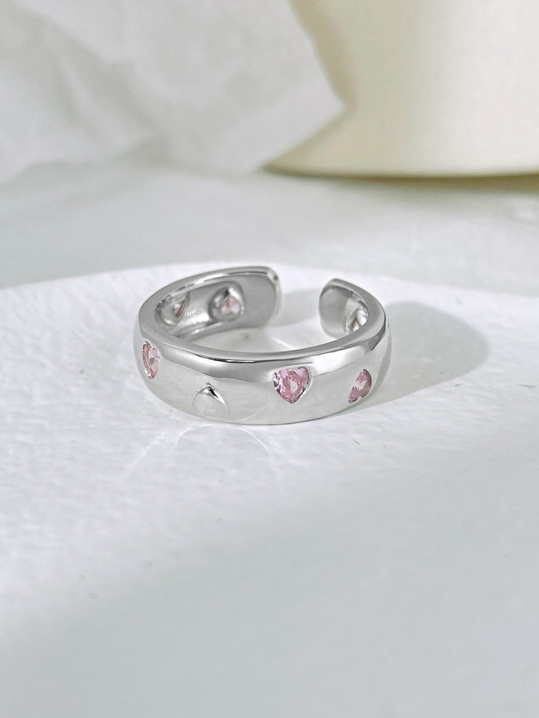 Anello con cuori rosa