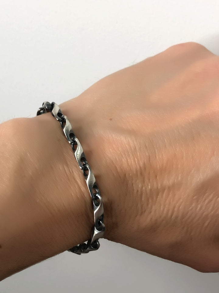 Bracciale uomo in argento brunito