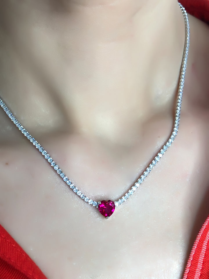 Collana con cuore rosso  e pietre bianche