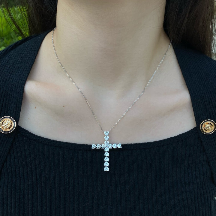 Collana pendente croce con pietre bianche